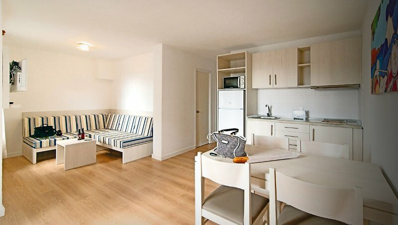 Apartamentos Cala Blanca 5