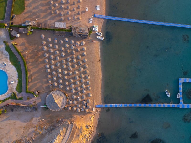 Ivy Cyrene Island Resort 3