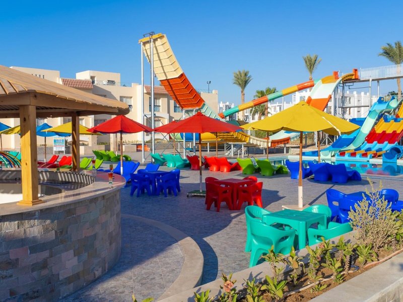 Ivy Cyrene Island Resort 11