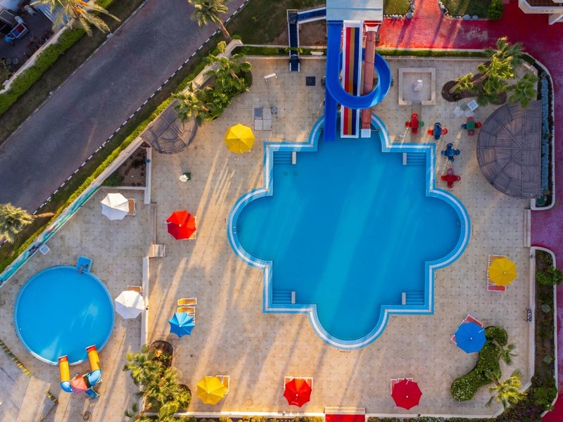 Ivy Cyrene Island Resort 26