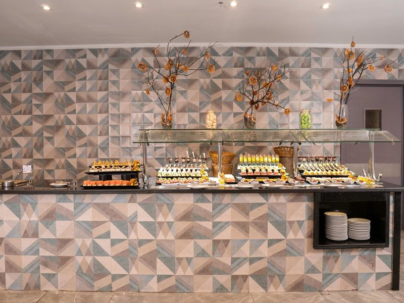 Ivy Cyrene Island Resort 34