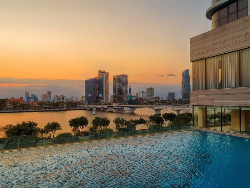 Meliá Vinpearl Danang Riverfront 2