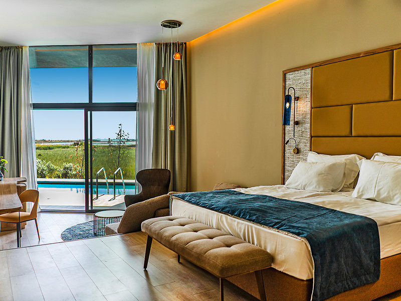 Wave Resort 8