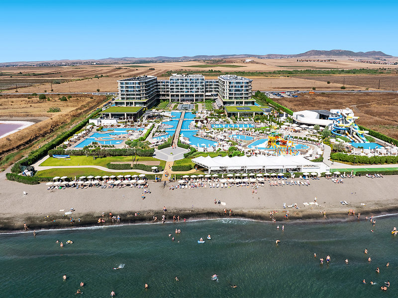 Wave Resort 10