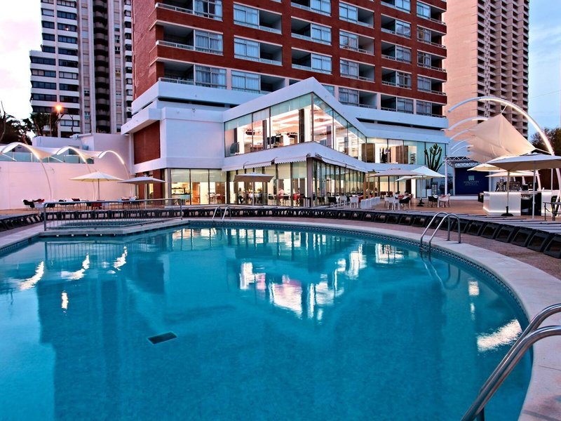 Flamingo Beach Resort 4