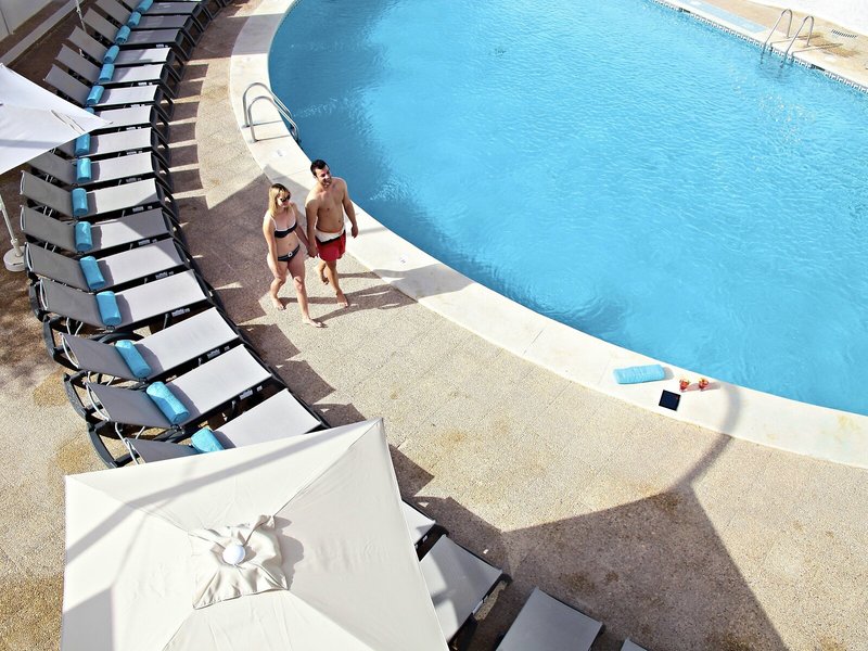 Flamingo Beach Resort 13