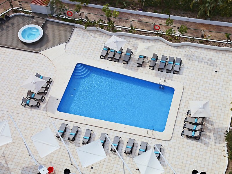 Flamingo Beach Resort 18