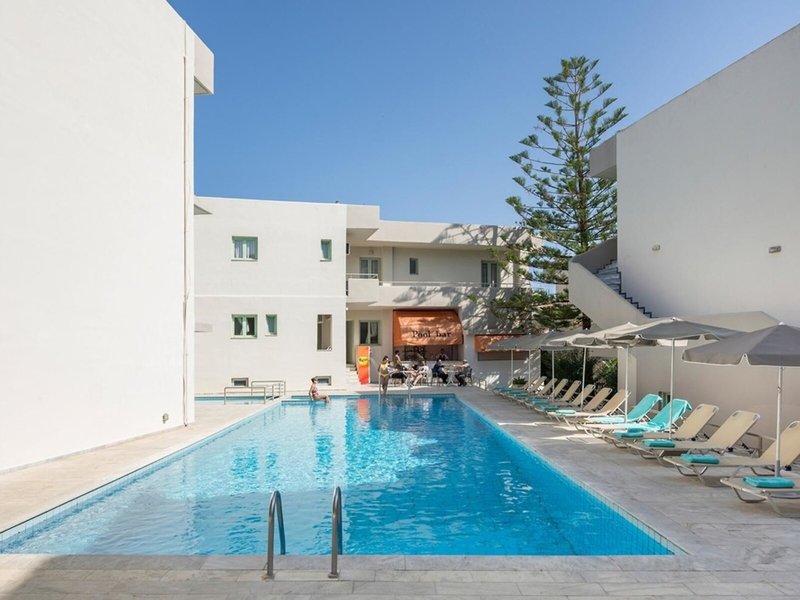 Summer Beach Hotel 1