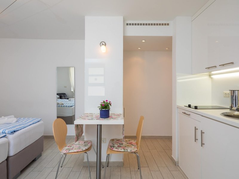 Split Center Suites 5