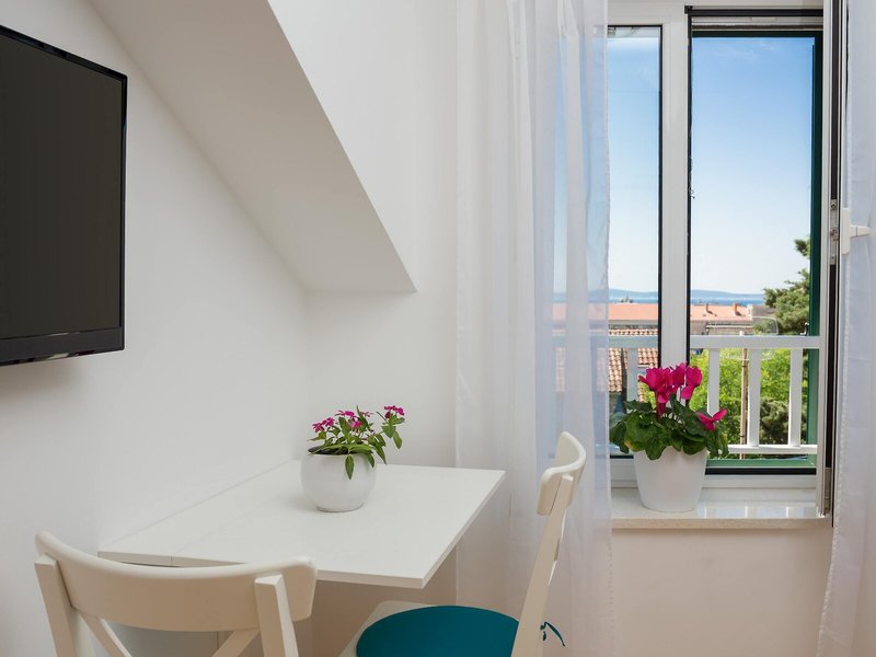Split Center Suites 6