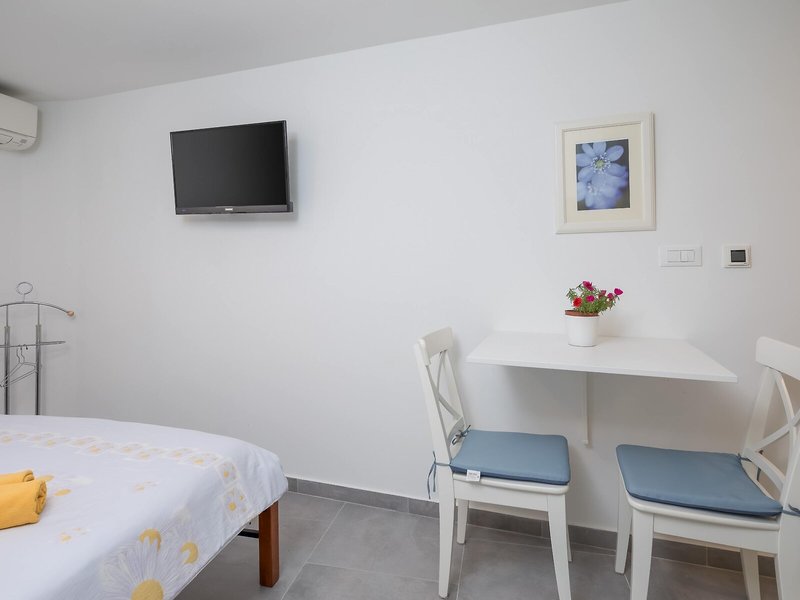 Split Center Suites 8