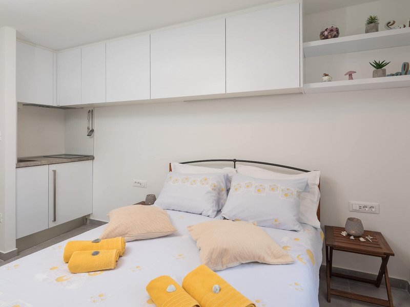 Split Center Suites 9
