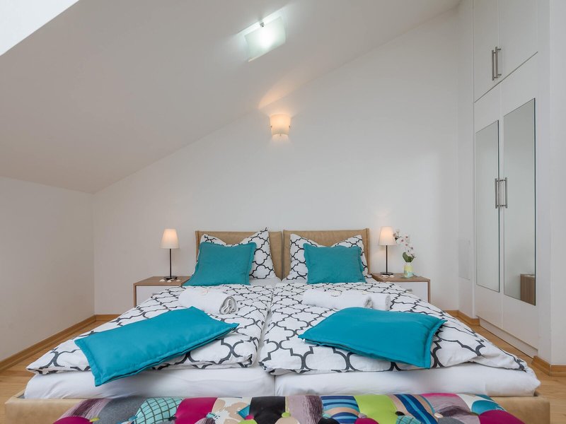 Split Center Suites 11