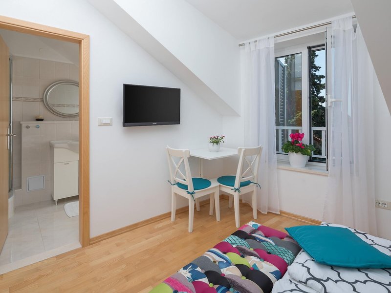 Split Center Suites 14