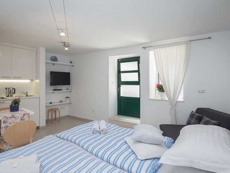Split Center Suites 16