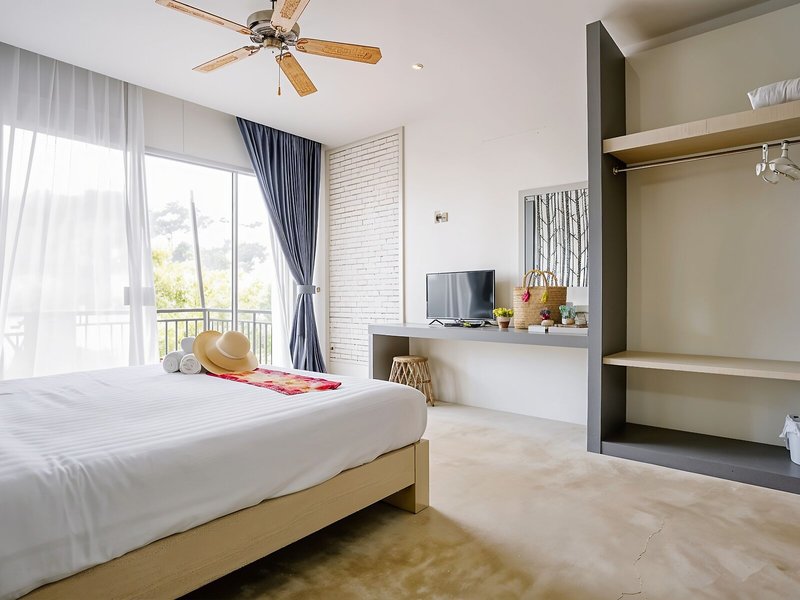 Amantra Lake View Resort 25