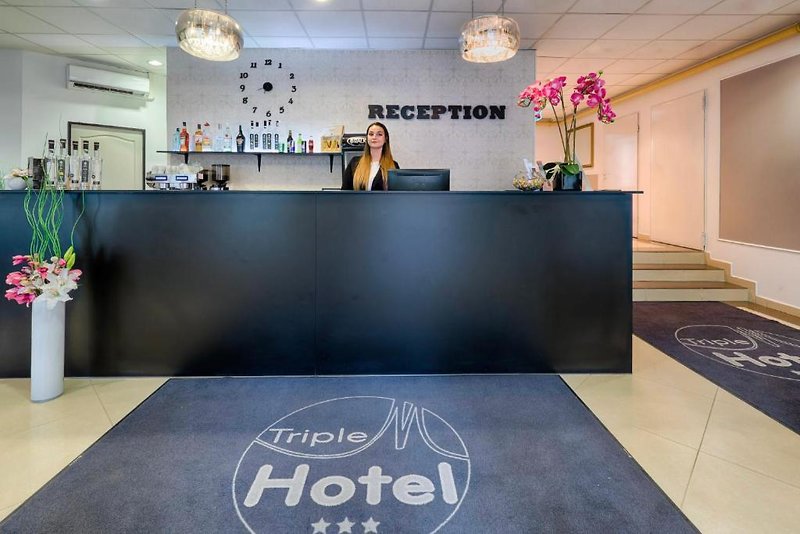 Triple M Hotel 3 - Lounge / Lobby