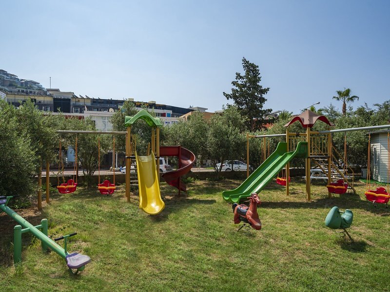 Hedef Rose Garden 16
