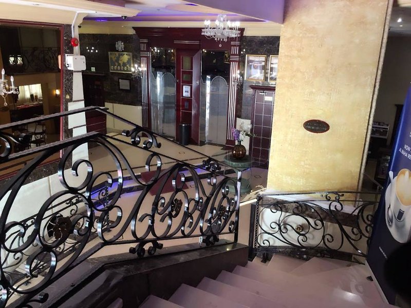 Al Maha Regency Hotel Suites 4