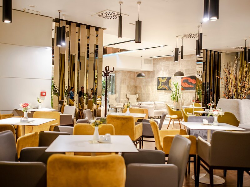 Tirana International Hotel & Conference Center 19 - Restaurant