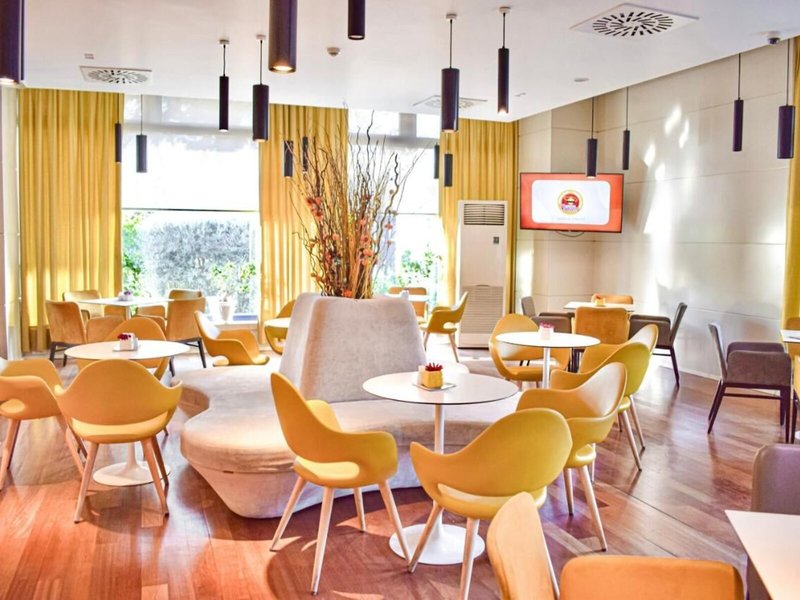 Tirana International Hotel & Conference Center 22 - Restaurant
