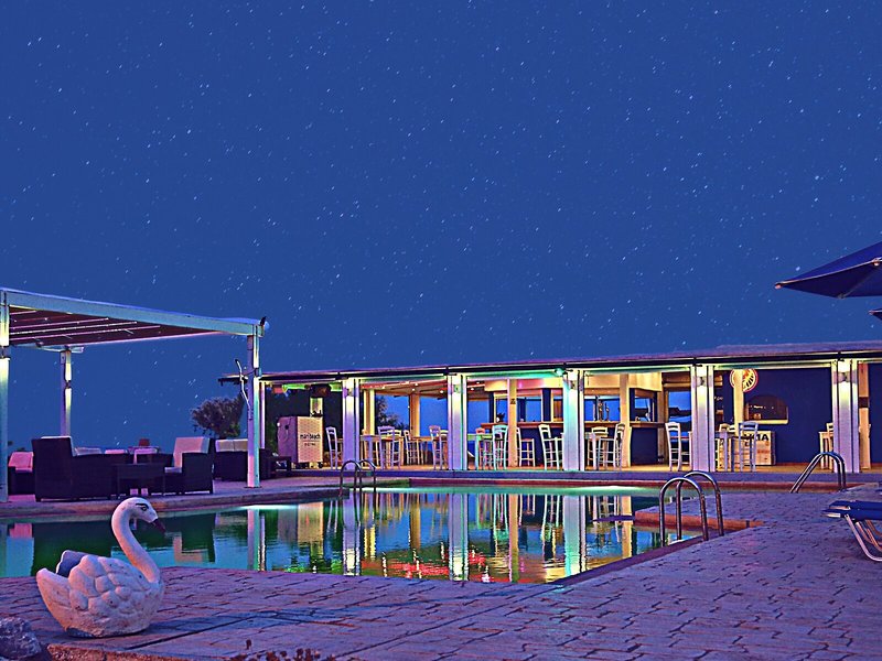 Mari Beach Hotel 8