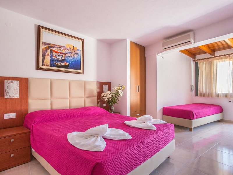 Bella Vista Stalis 13