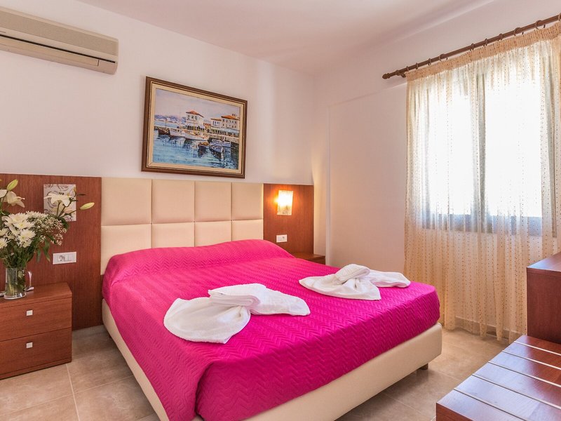 Bella Vista Stalis 14