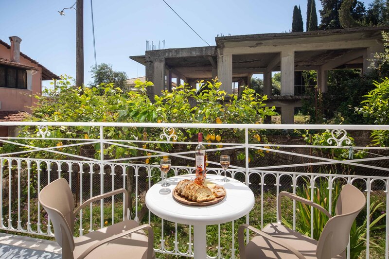 Bella Vista Hotel & Studios 5