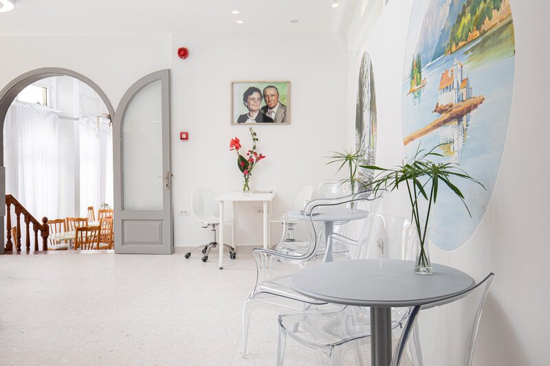 Bella Vista Hotel & Studios 10