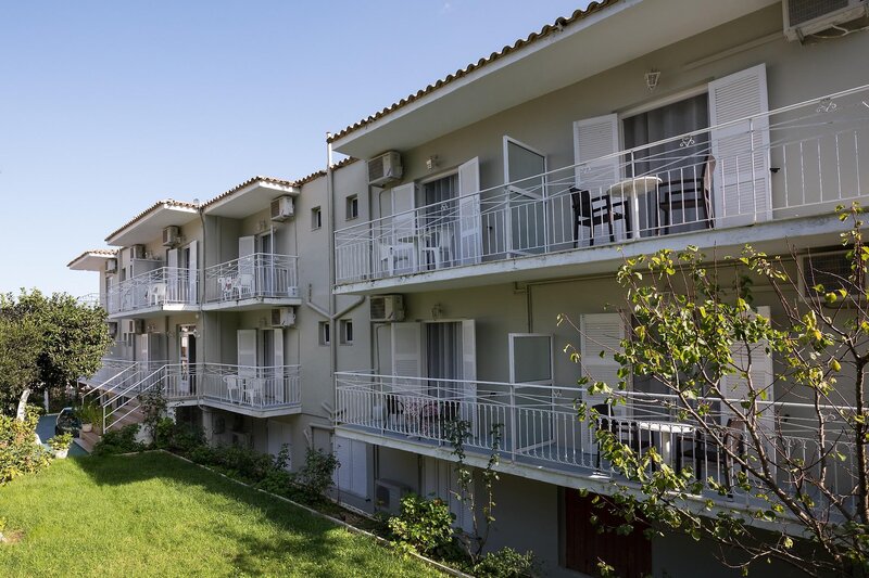 Bella Vista Hotel & Studios 17