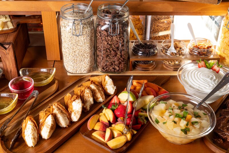 Bella Vista Hotel & Studios 33