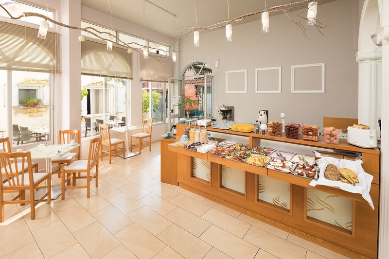 Bella Vista Hotel & Studios 50