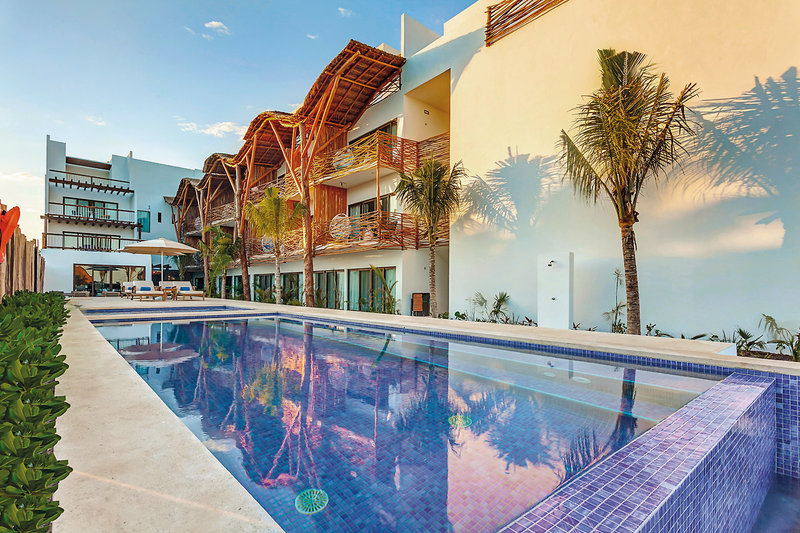 Mystique Blue Boutique Suites 3