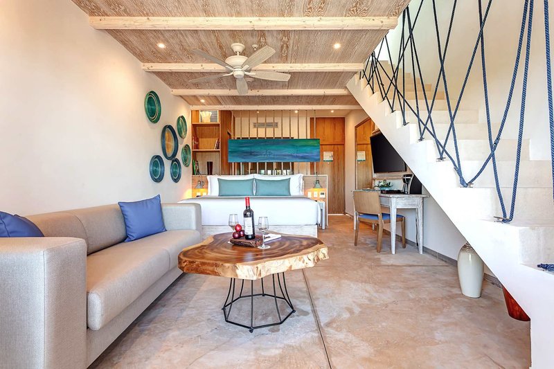 Mystique Blue Boutique Suites 12
