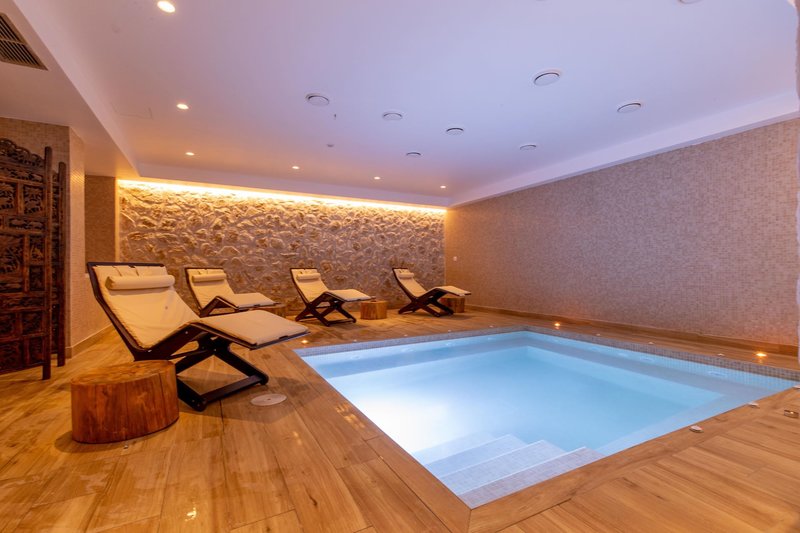 White Dreams Resort 13 - Health & Beauty