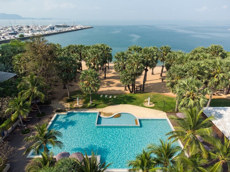 Ravindra Beach Resort & Spa 6