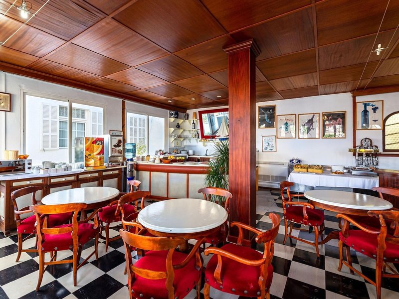 Hostal Residencia San Francisco 13