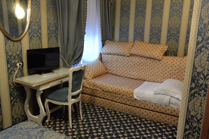 Hotel Belle Arti 3 - Room Example