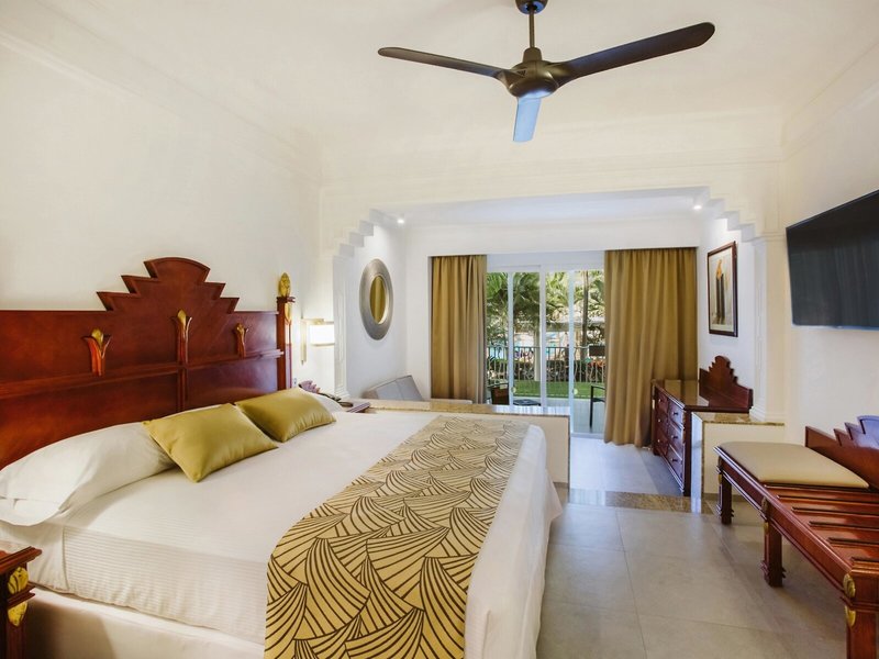 Riu Vallarta 32