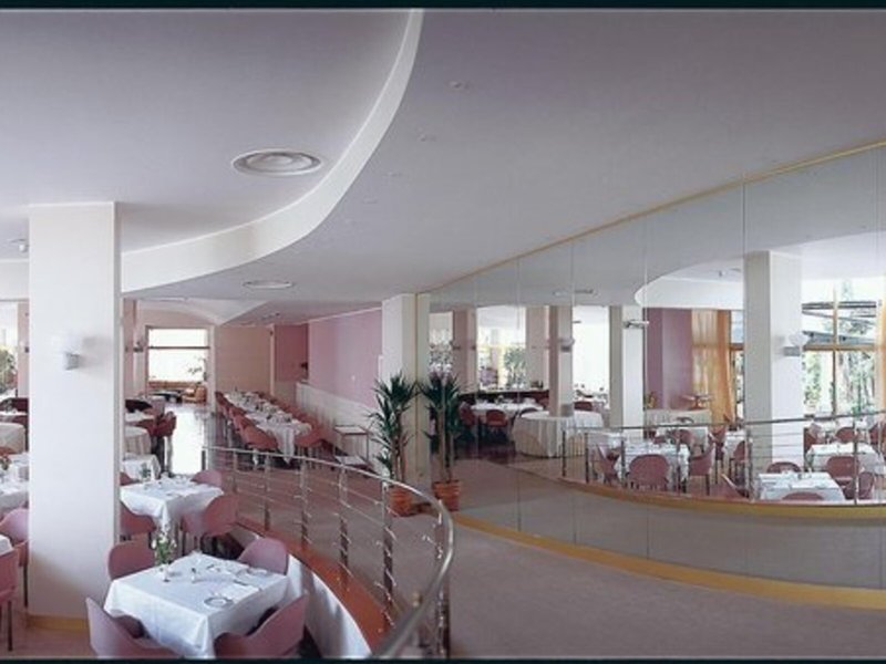 Reginna Palace 27