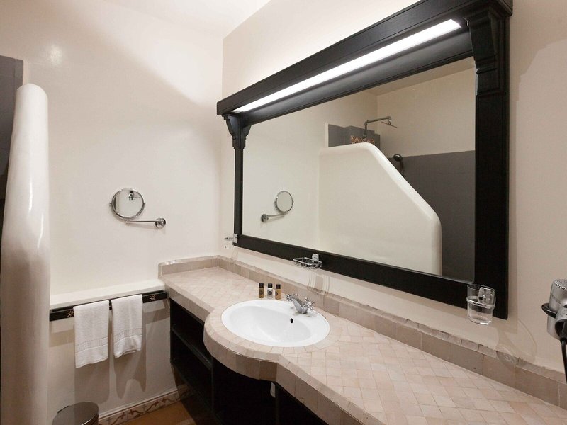 Borjs Hotel Suites & SPA 45