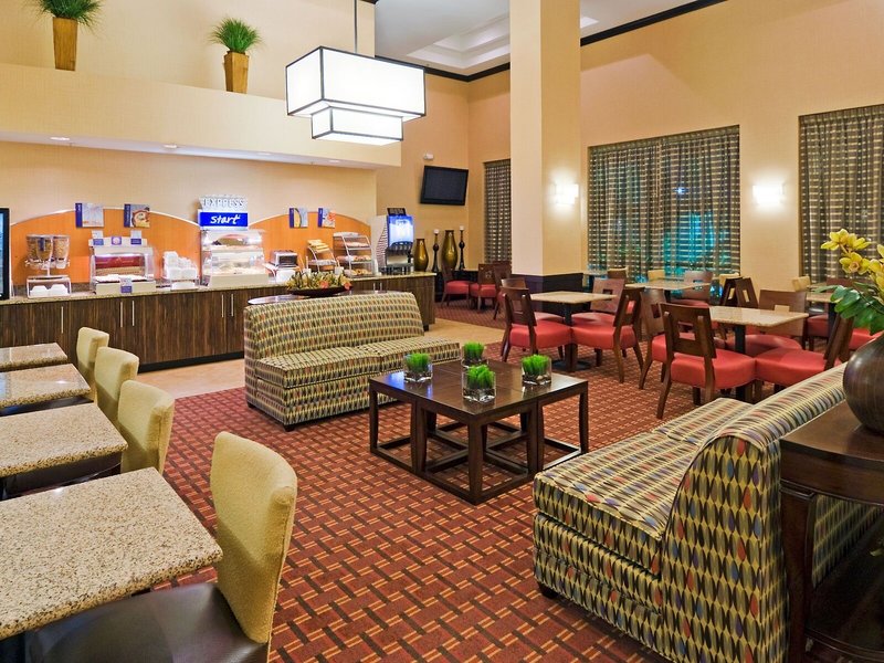 Holiday Inn Express Kendall East - Miami 7