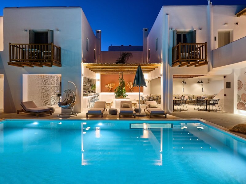 Adorno Beach Hotel & Suites 2