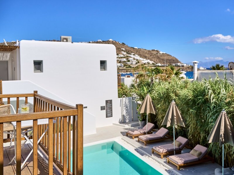 Adorno Beach Hotel & Suites 13
