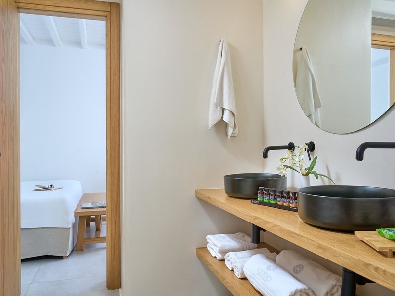 Adorno Beach Hotel & Suites 15