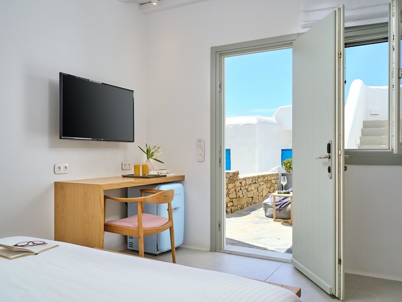 Adorno Beach Hotel & Suites 16