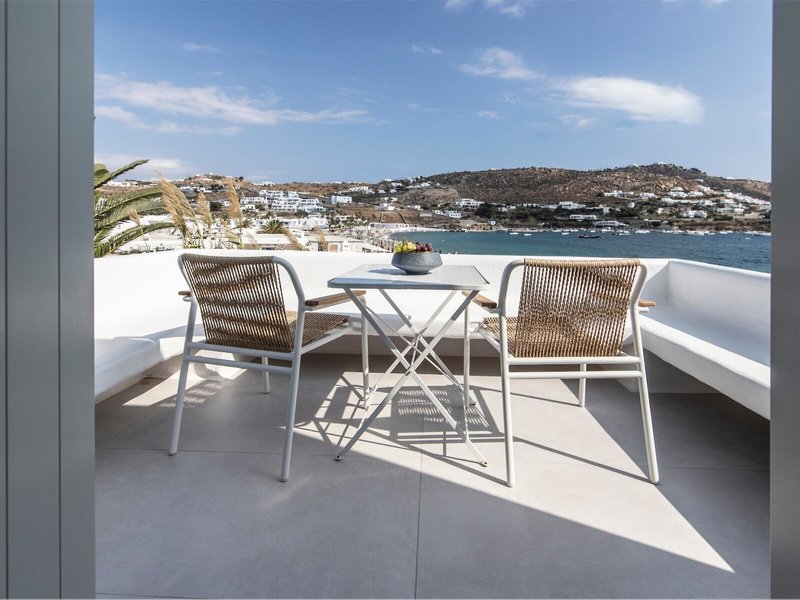 Adorno Beach Hotel & Suites 25