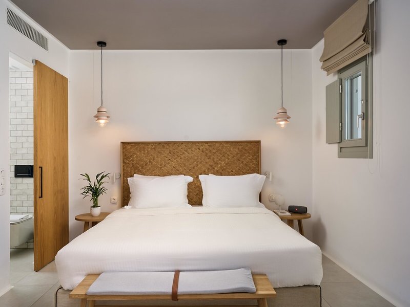 Adorno Beach Hotel & Suites 9