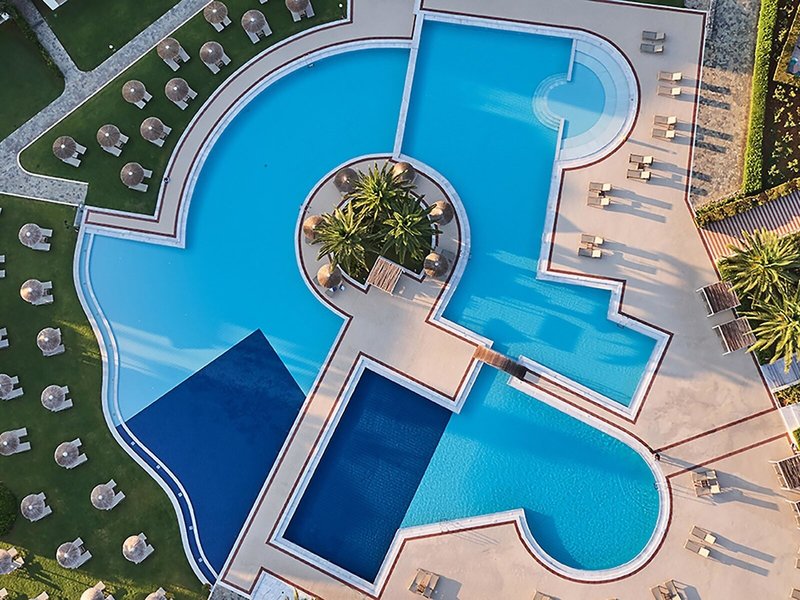 Pilot Beach Resort 23